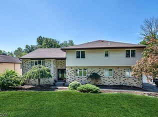 69 Colonial Rd, Wayne, NJ 07470