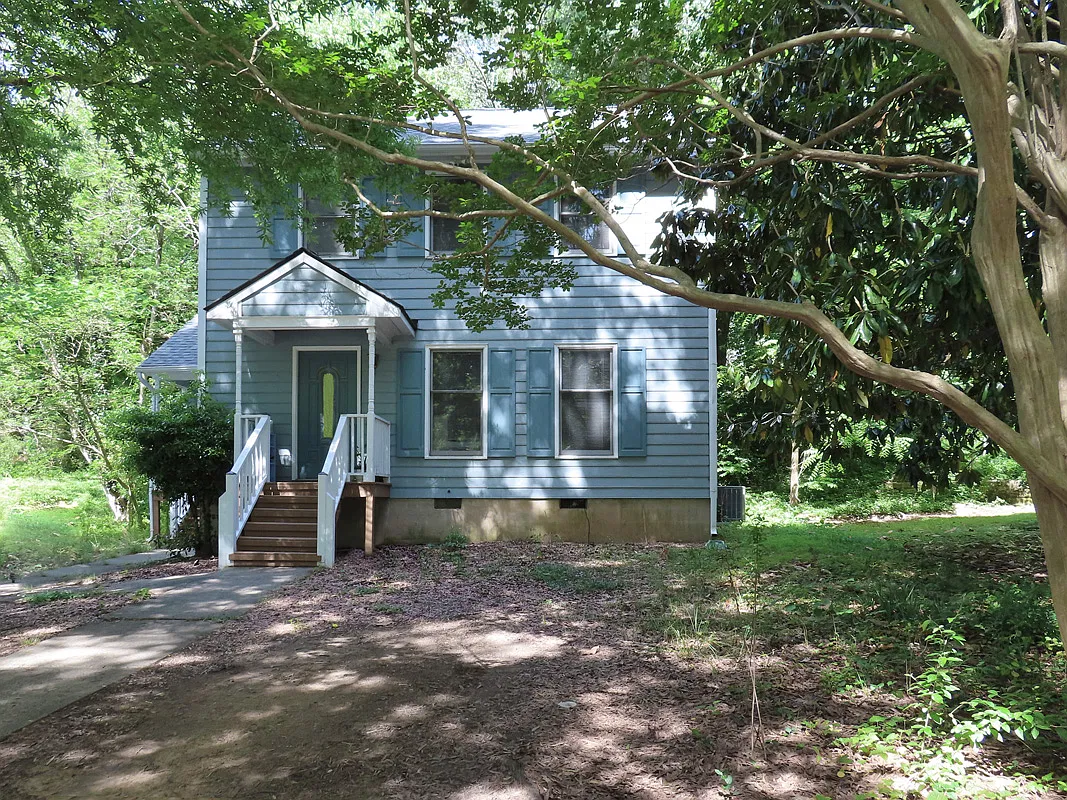 4 bed, 1255 sqft, $2,950 — Photo 2
