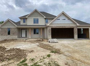 460 Old Orchard Ln, Poplar Grove, IL 61065