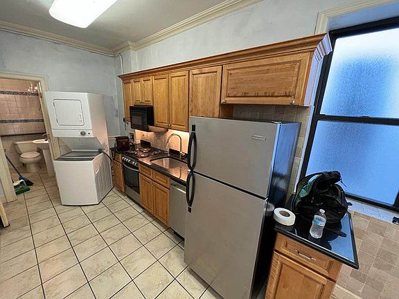 2nd image of 324 W 43rd St APT 5B