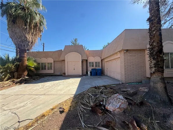 1747 E Desert Inn Rd, Las Vegas, NV 89169
