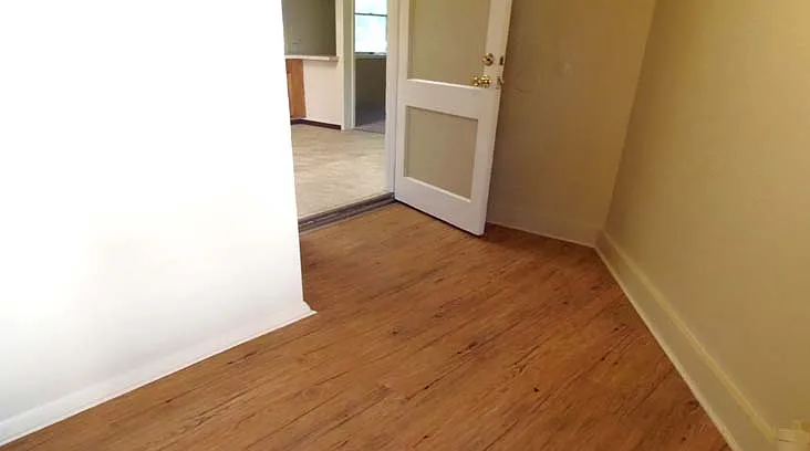 6 E Main St #5 — Photo 2