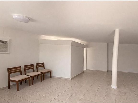2nd image of 714 1ST AVENUE SW