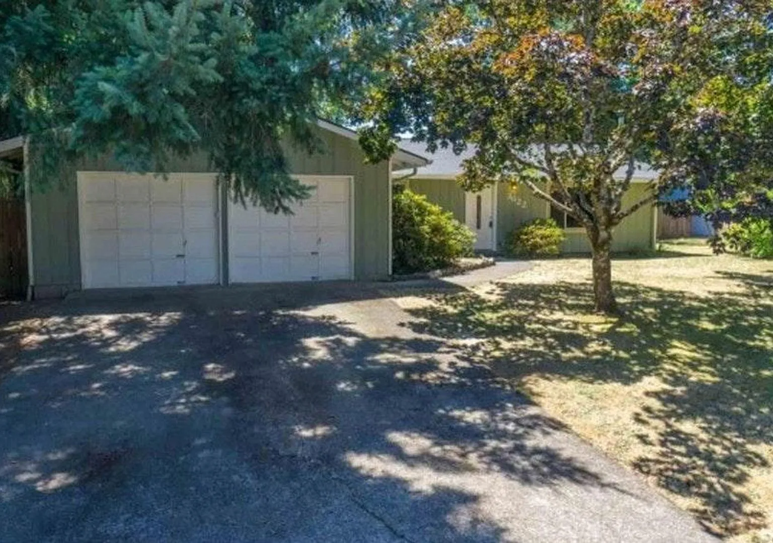 Available Late August ~ 4 Bedroom 2 Bath House near OSU — Photo 2