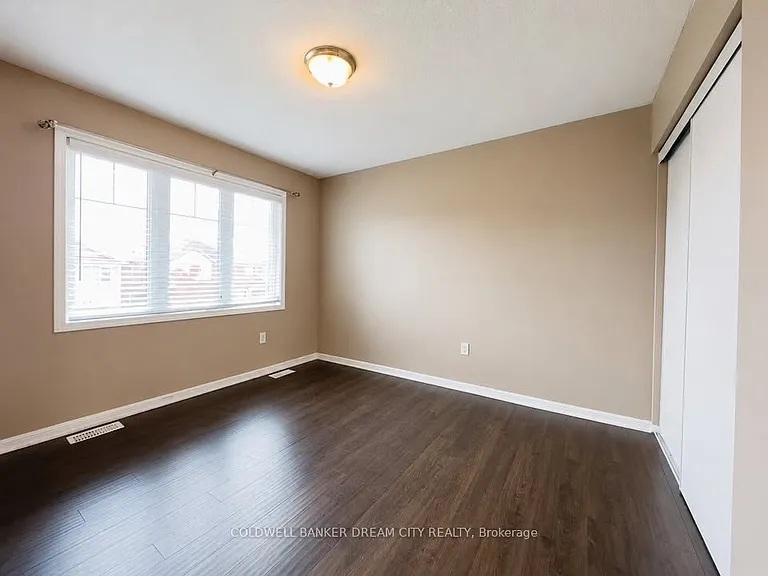 1124 Solomon Ct — Photo 7
