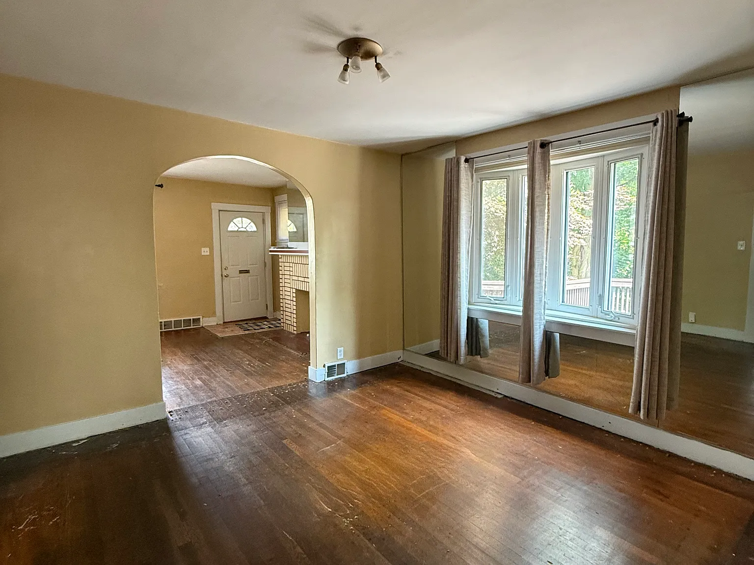 2 bed, 1000 sqft, $1,399 — Photo 4