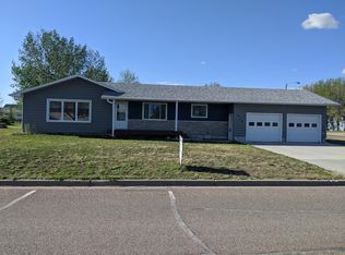 934 Antelope Dr, Hazen, ND 58545