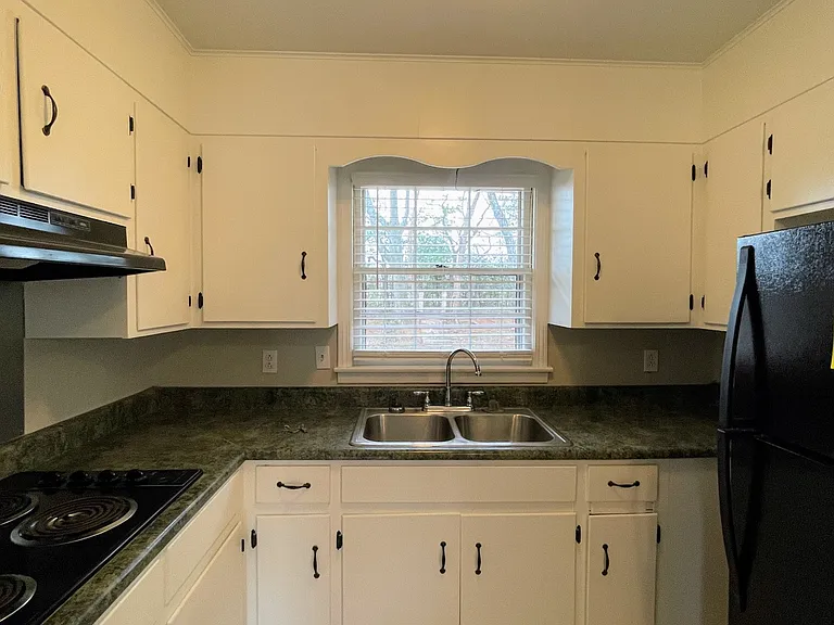 615 Austin Dr NW — Photo 8