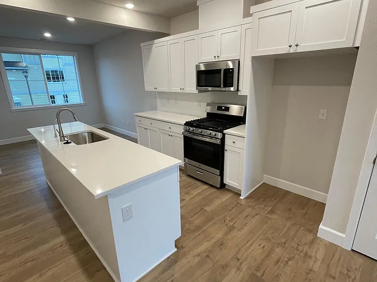 12979 SW Meadbrook Ln — Photo 3