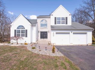 374 Sapphire Dr, Jackson, NJ 08527