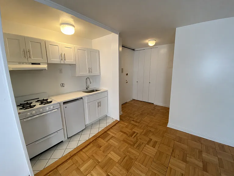 155 E 38th St #6C — Photo 4