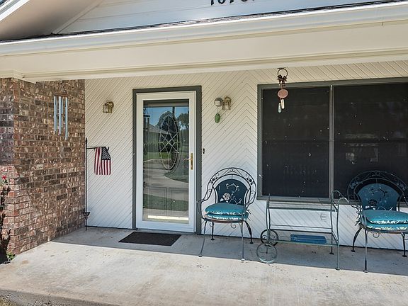 3rd image of 10761 Jeanell Dr