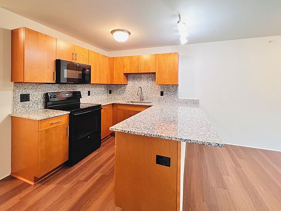 4th image of 7532 Redwood Blvd #205