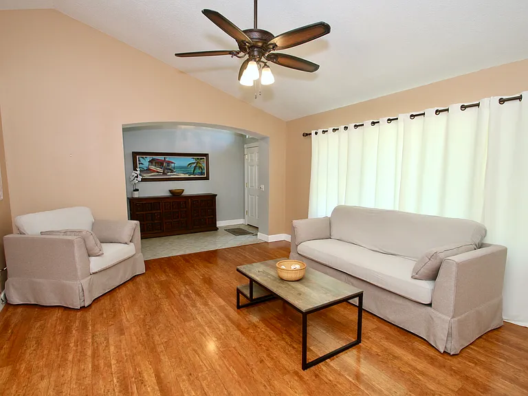 5772 White Acres Ln — Photo 4