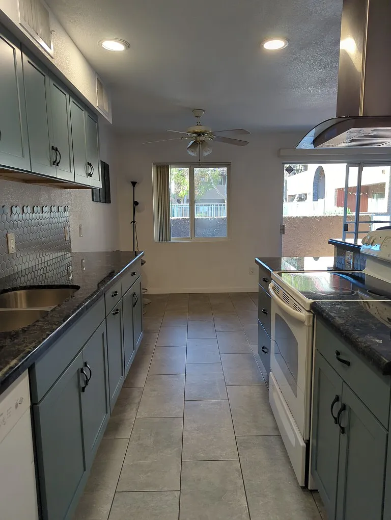 2 bed, 966 sqft, $1,700 — Photo 2