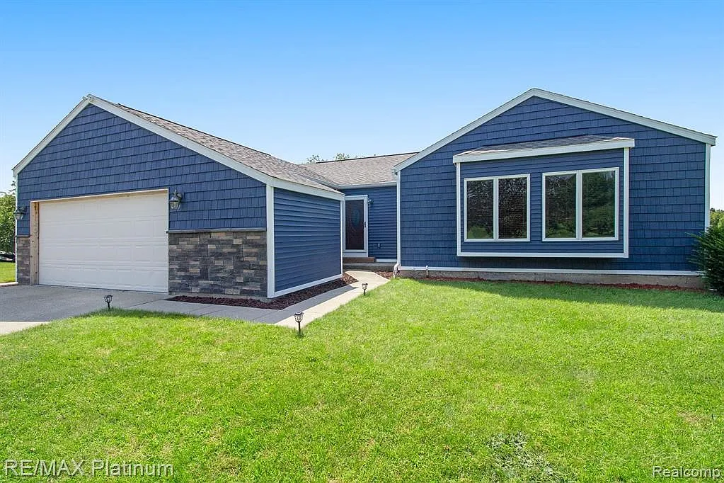 4624 Bradley Rd photo 1