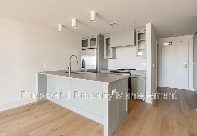 934 Hangar Dr #6 — Photo 12