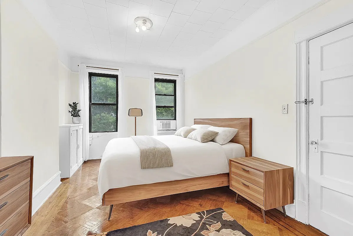 302 Windsor Place 2