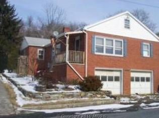 802 Tritapoe Dr, Knoxville, MD 21758