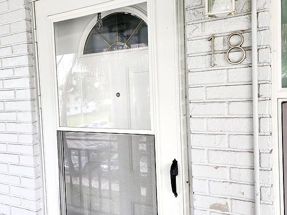 3rd image of 2353 Shelley St APT 18