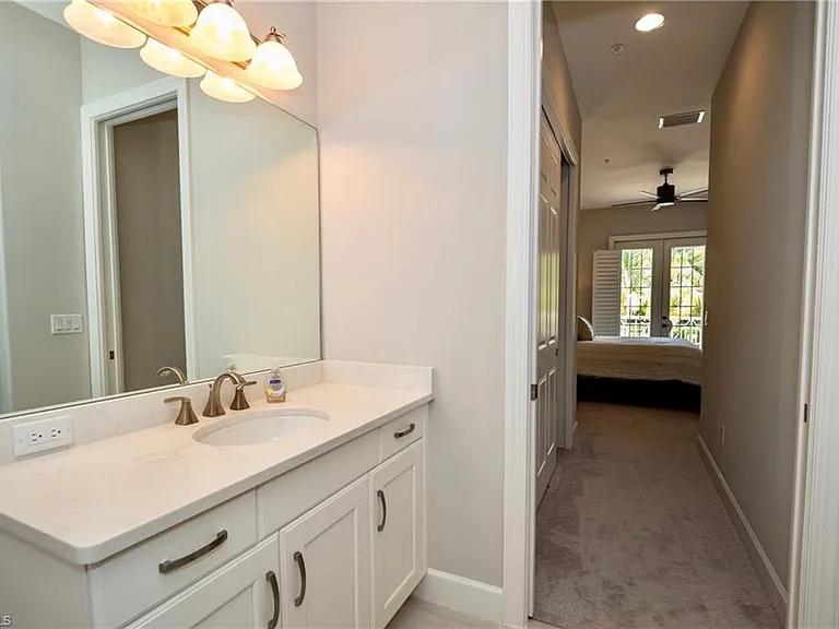 8008 Signature Club Cir — Photo 24