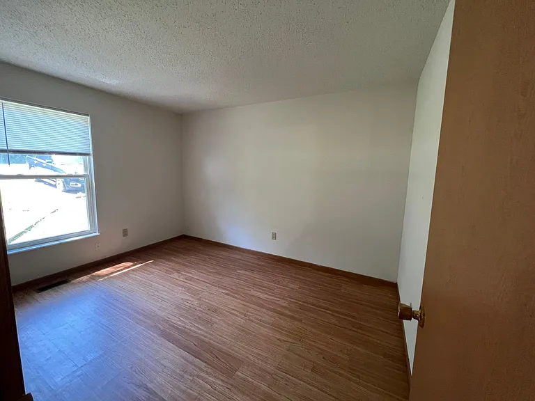 615 Portsmouth Dr — Photo 11