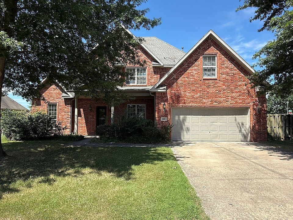 1st image of 609 N Tournament Dr