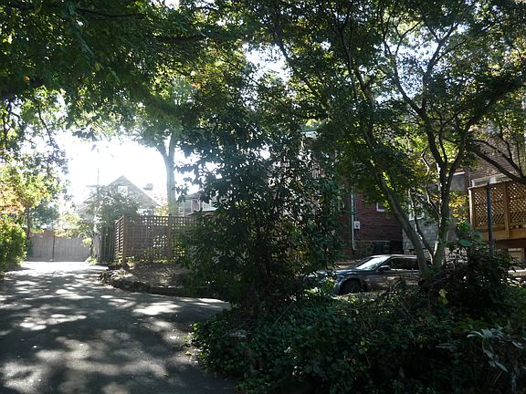 Shared alley driveway