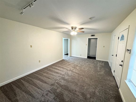3rd image of 2803 Lockhart Ave