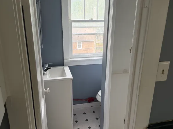 721 Sumner St APT 3, Akron, OH 44311