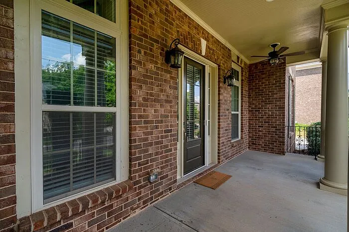 4 bed, 3.5 bath, 4441 sqft, $4,395 — Photo 4
