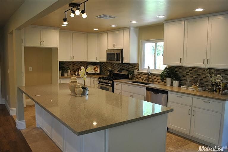 1st image of 7866 Mariposa Ave