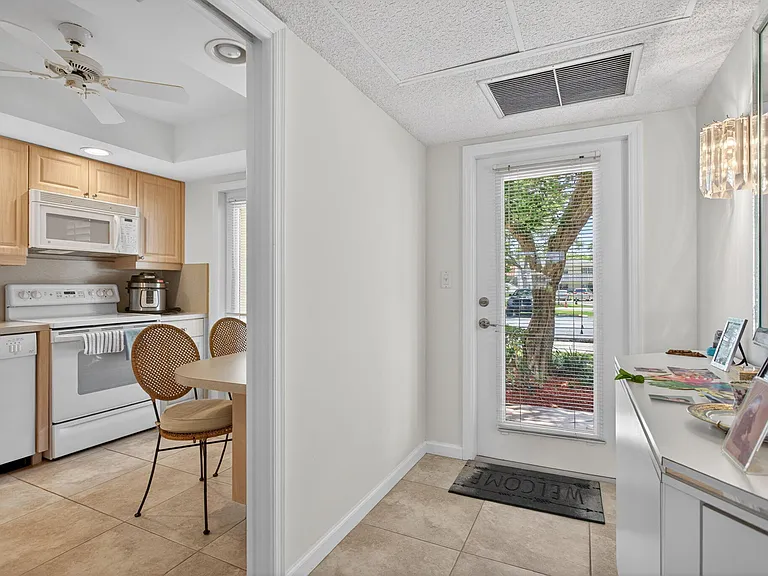 3150 NE 48th Ct #104 — Photo 3