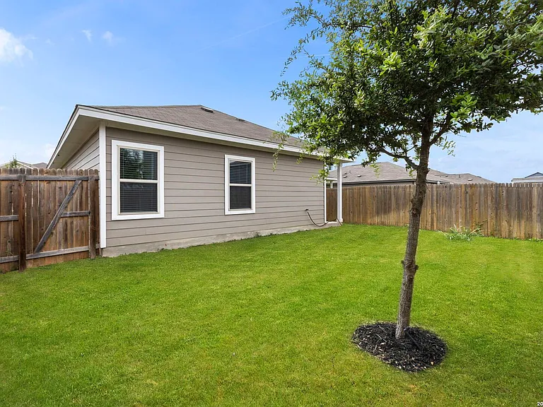 10019 Rancho Real Rd — Photo 16