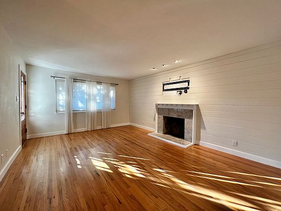 4th image of 2312 Bueno St