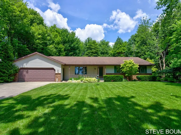5915 141st Ave, Holland, MI 49423