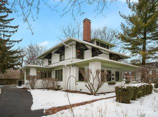 61 Le Grande Blvd, Aurora, IL 60506