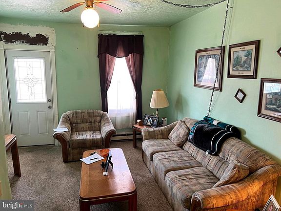 3rd image of 203 N Lehigh 1/2 St
