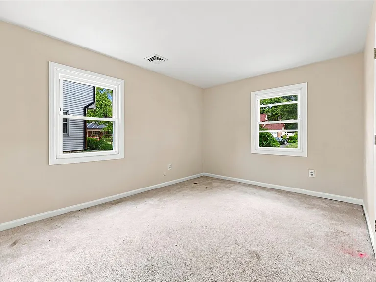 27 Glover Ln — Photo 11