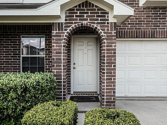 3rd image of 2302 Hawthorne Brook Ln