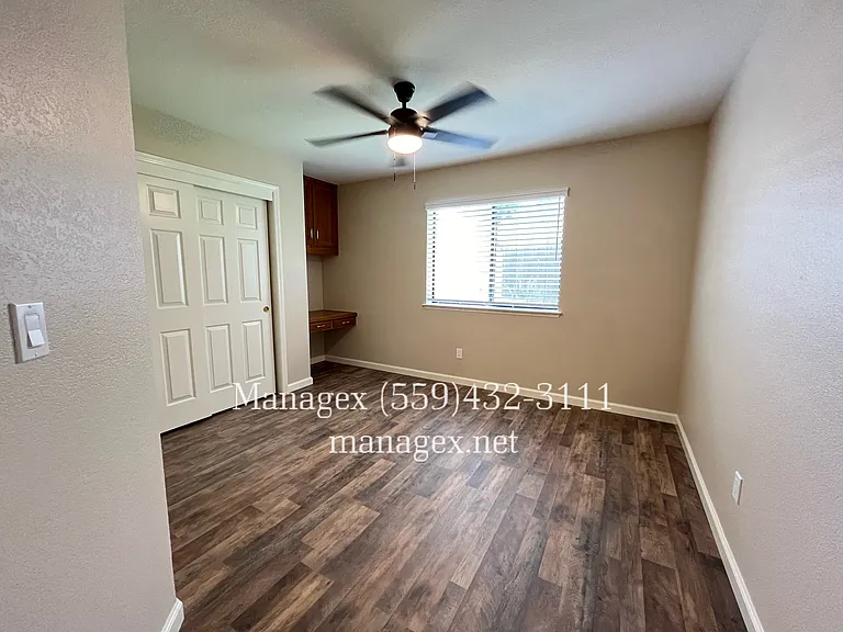 8449 N 8th St — Photo 16