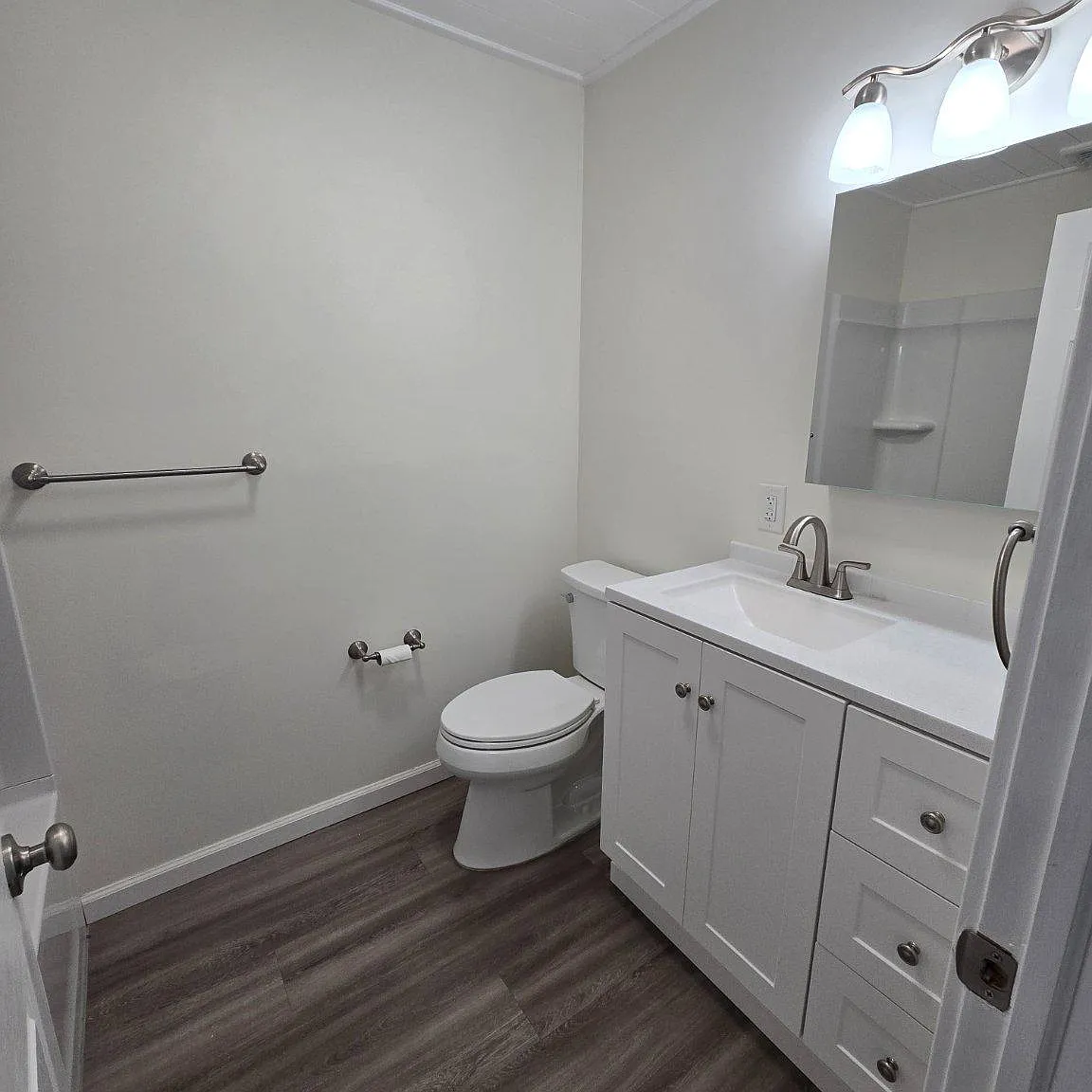 3 bed, 1.0 bath, 5218 sqft, $1,800 — Photo 4