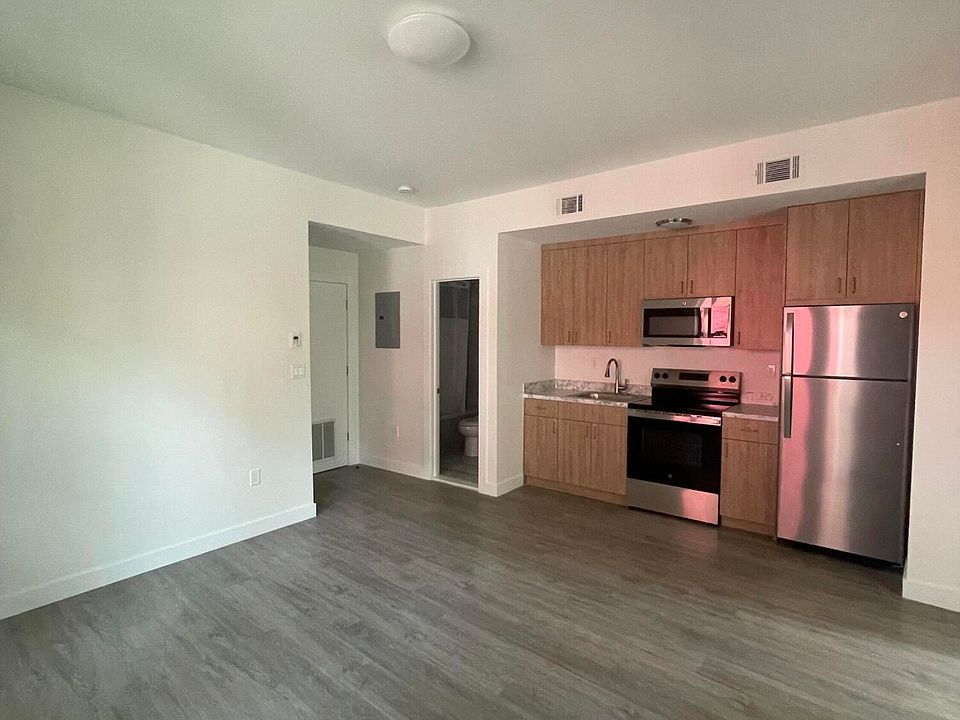 1st image of 252 Richmond Ter APT 2