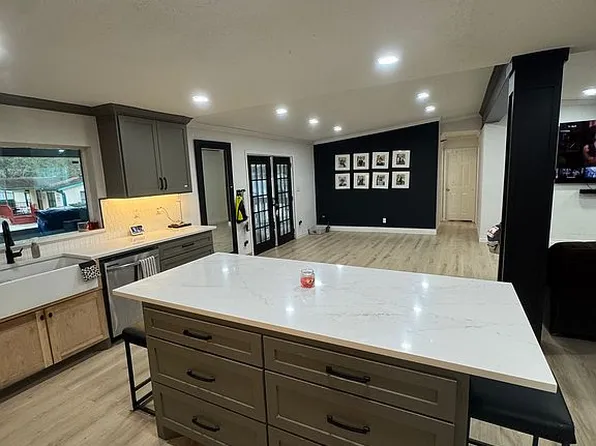 13598 Pine Cir S, Conroe, TX 77304