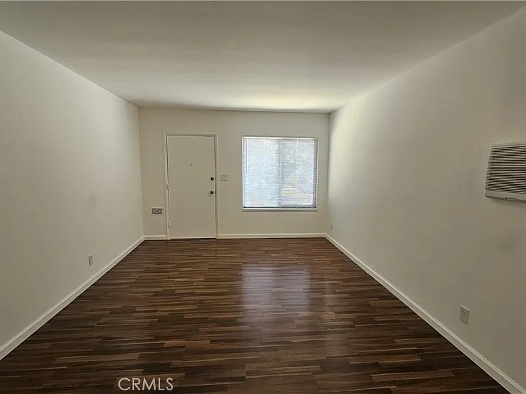 208 N Olive Ave — Photo 3
