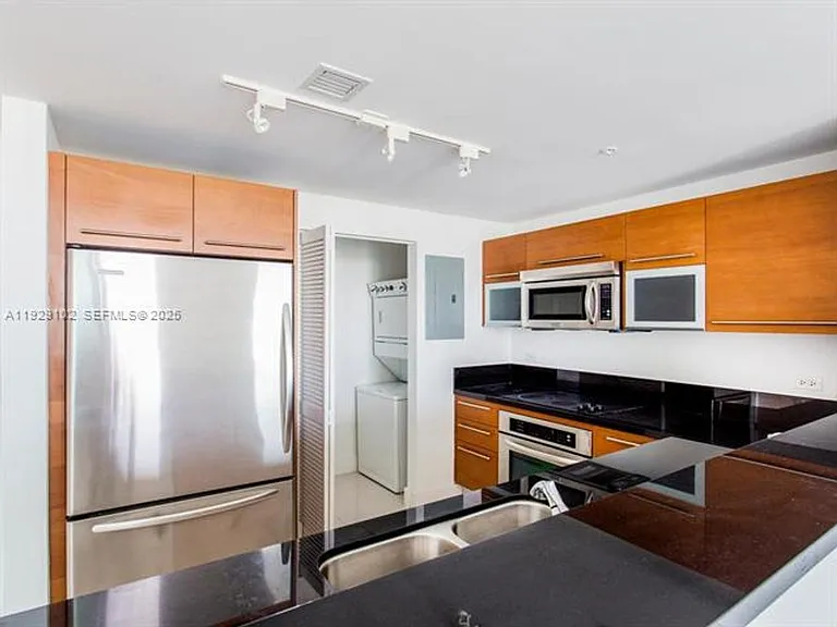 244 Biscayne Blvd #2402 — Photo 5