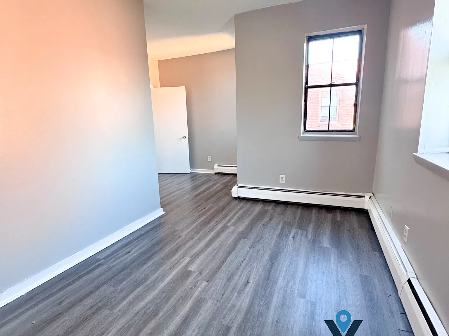 2 bed, 1000 sqft, $1,550 — Photo 3