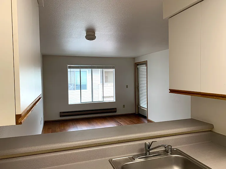 Maple Leaf Court — Photo 18