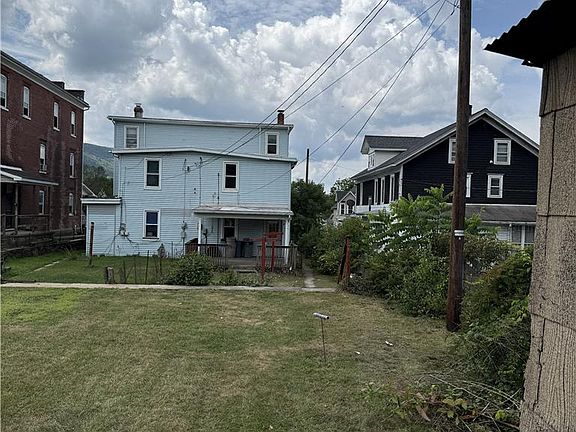 2nd image of 625 Ore St