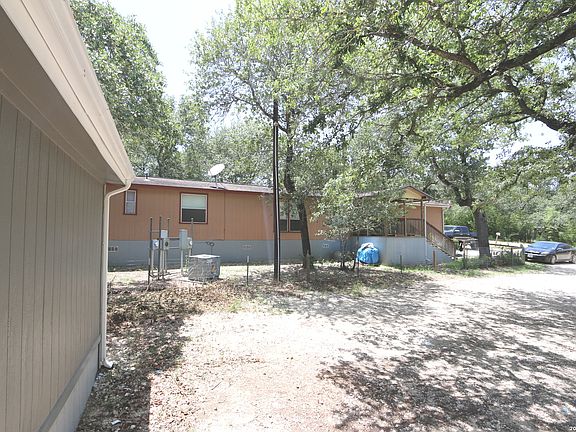 3rd image of 76 & 76B Post Oak